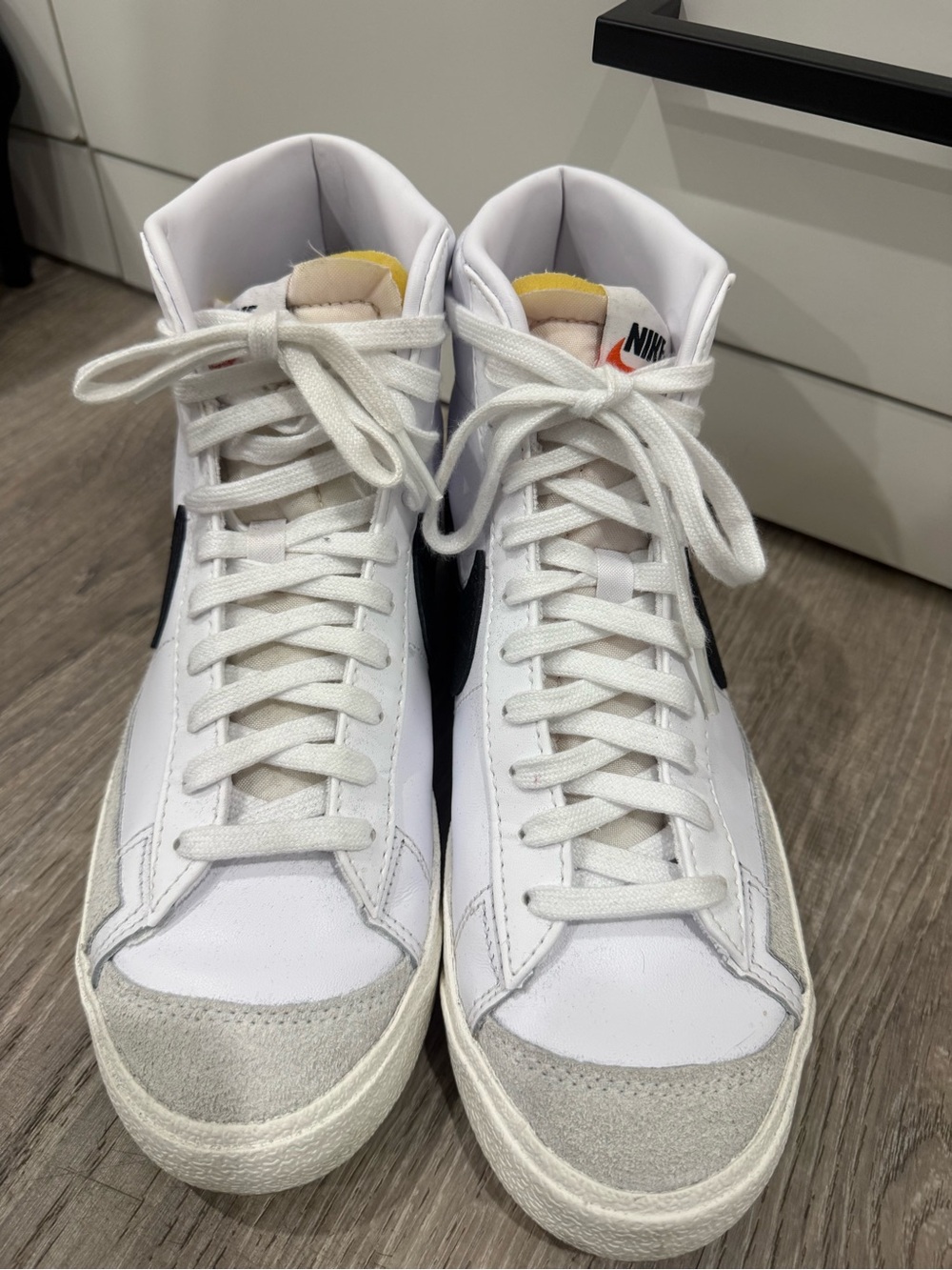 Nike Women's Blazer Mid 77 Shoes